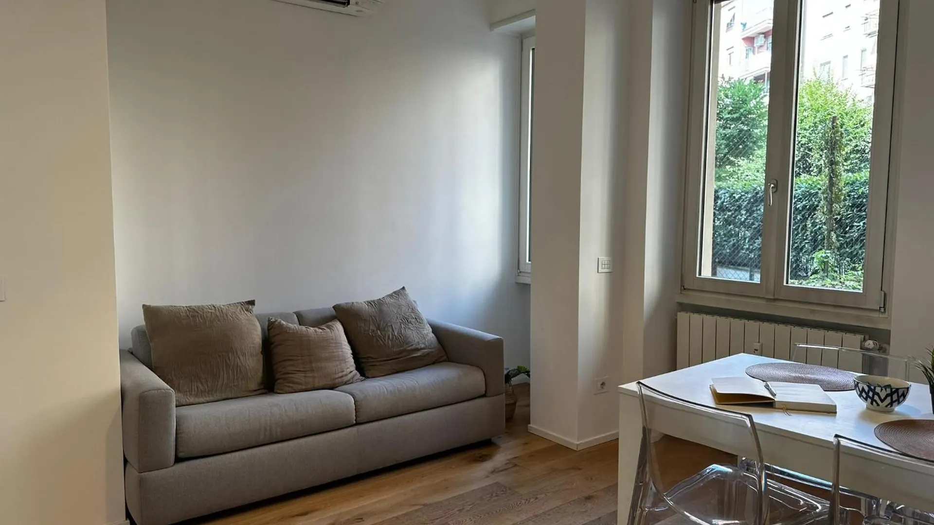 Regina Milano In Porta Lodovica - Wifi E Breakfast Box Apartment Milan