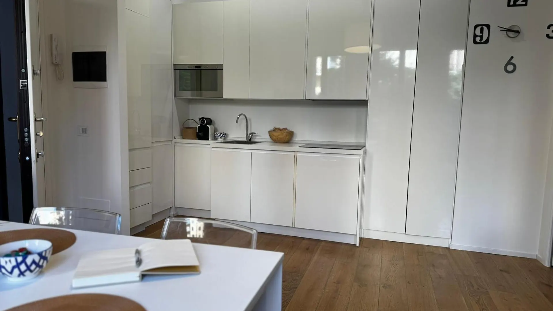 Regina Milano In Porta Lodovica - Wifi E Breakfast Box Apartment 0*, Milan