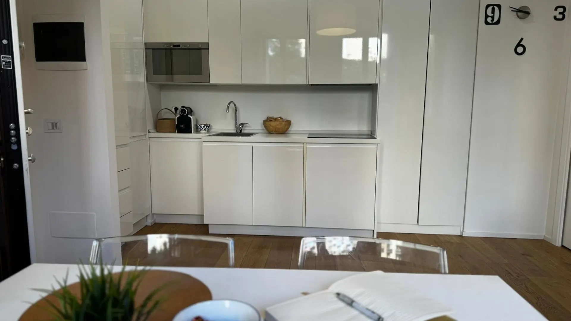 Regina Milano In Porta Lodovica - Wifi E Breakfast Box Apartment Italy